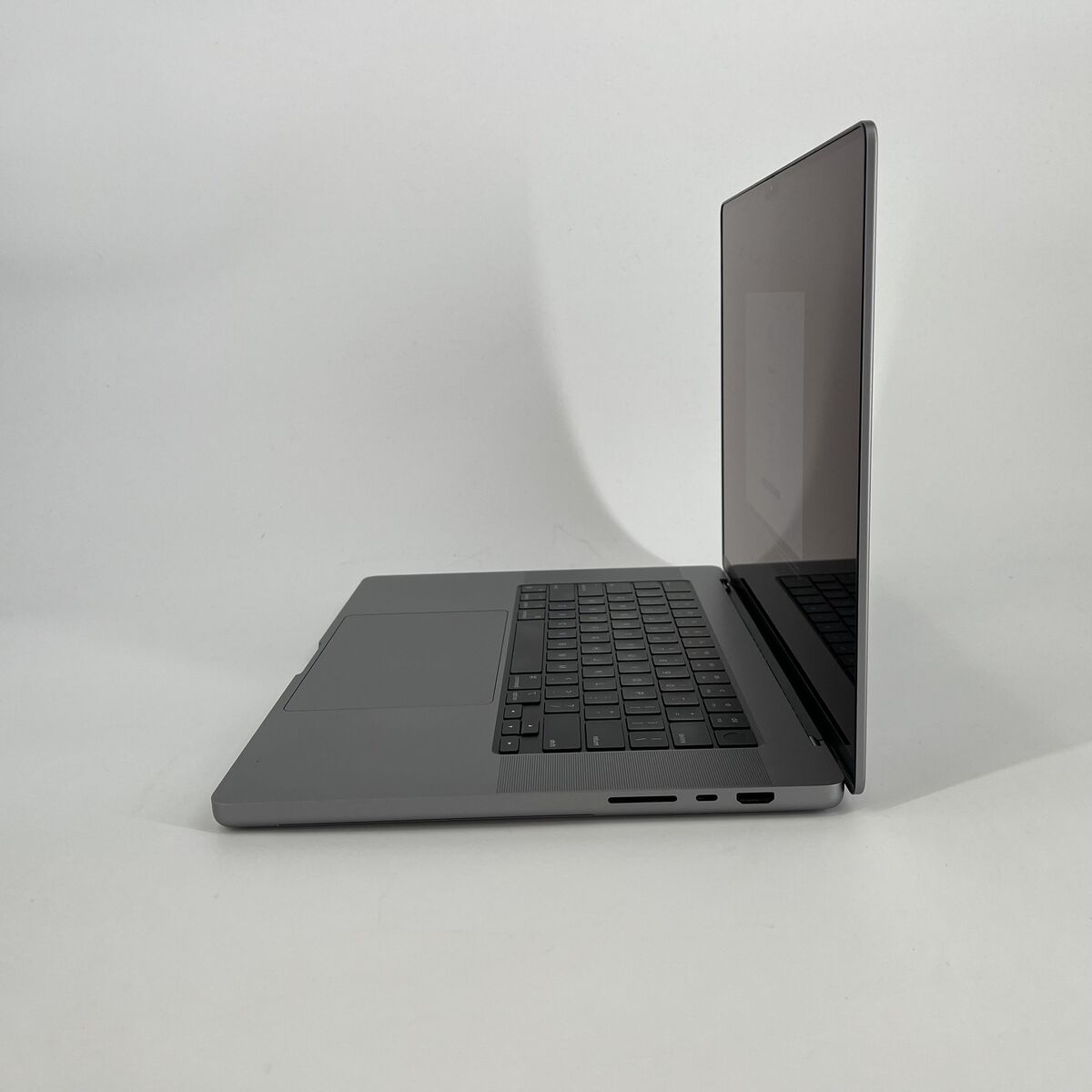 MacBook Pro M1 - Image 2